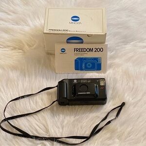 Freedom 200 Camera Minolta Black‎ Shoulder Strap Untested